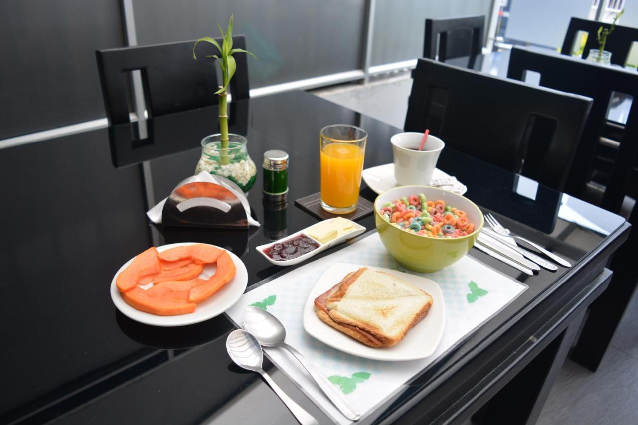 Hotel Quality Comfort House Bogota Bagian luar foto
