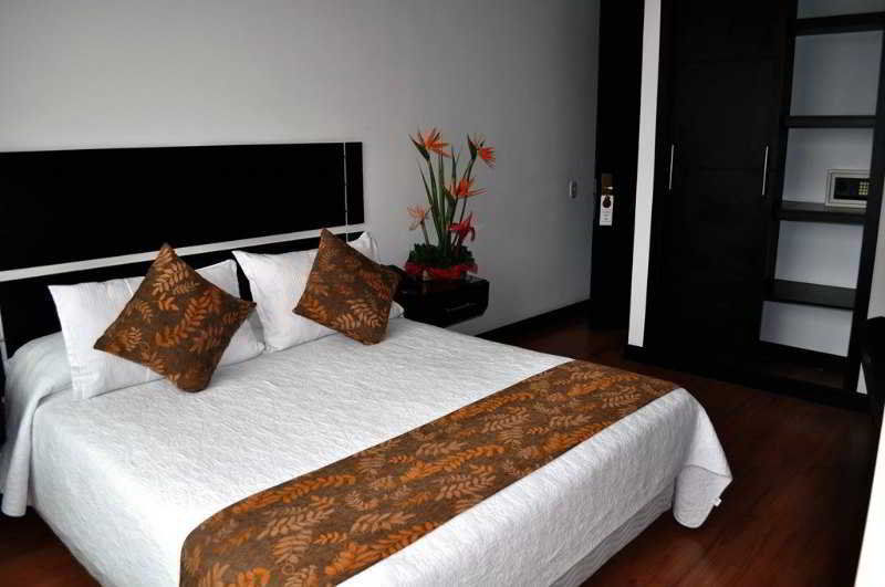 Hotel Quality Comfort House Bogota Bagian luar foto
