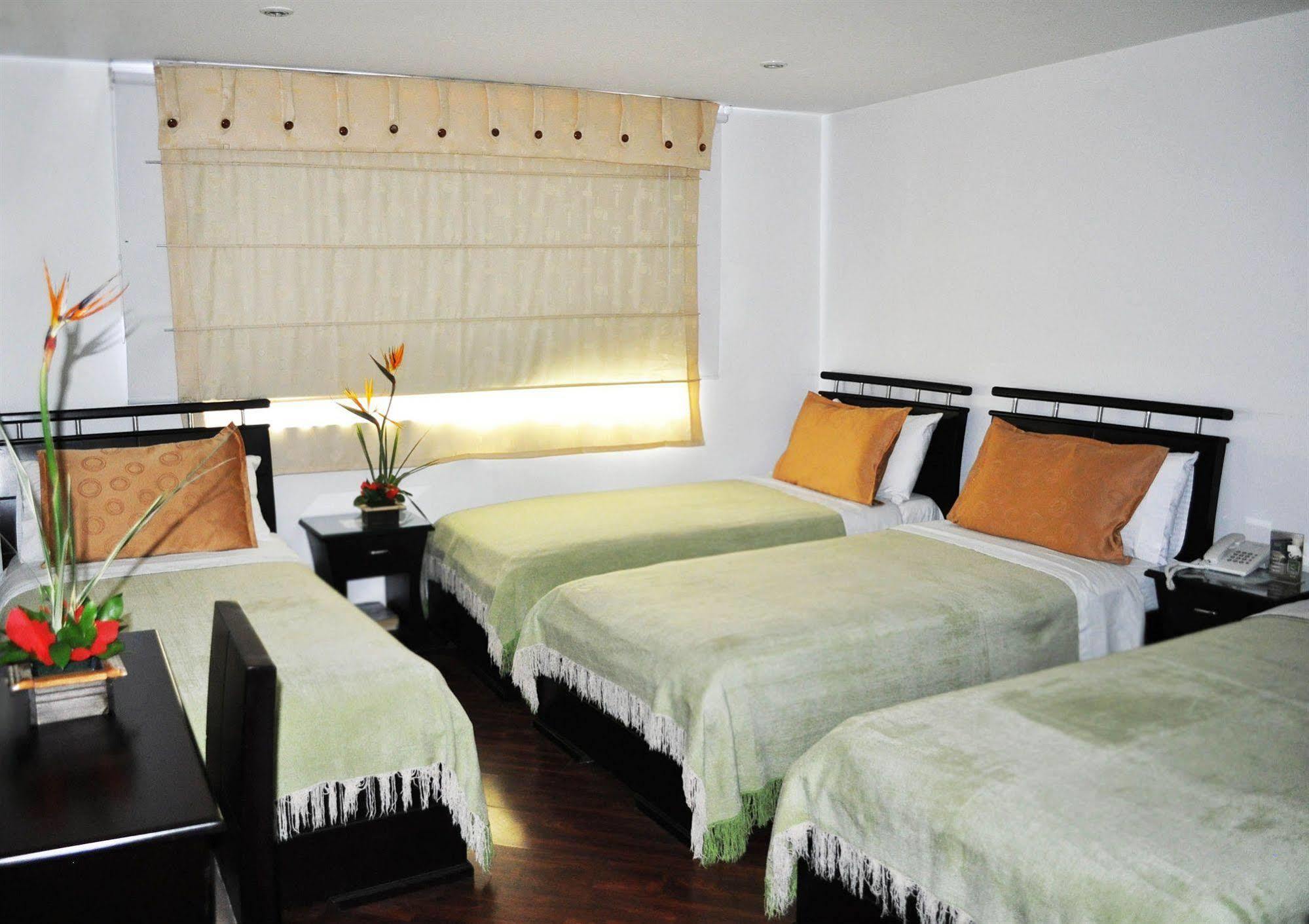 Hotel Quality Comfort House Bogota Bagian luar foto